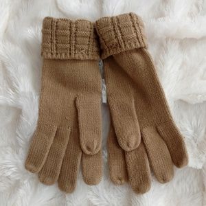 Beige Knit Gloves